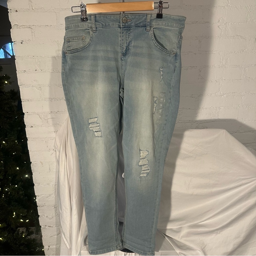NWT JUSTICE Girls 18 Plus Girlfriend Distressed Medium Rinse Jeans